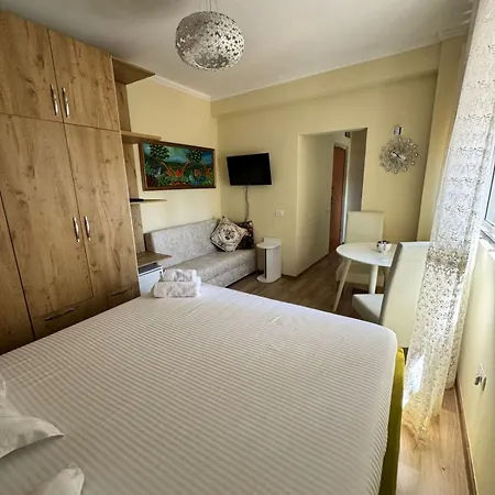 Apartment Dika * Τίρανα